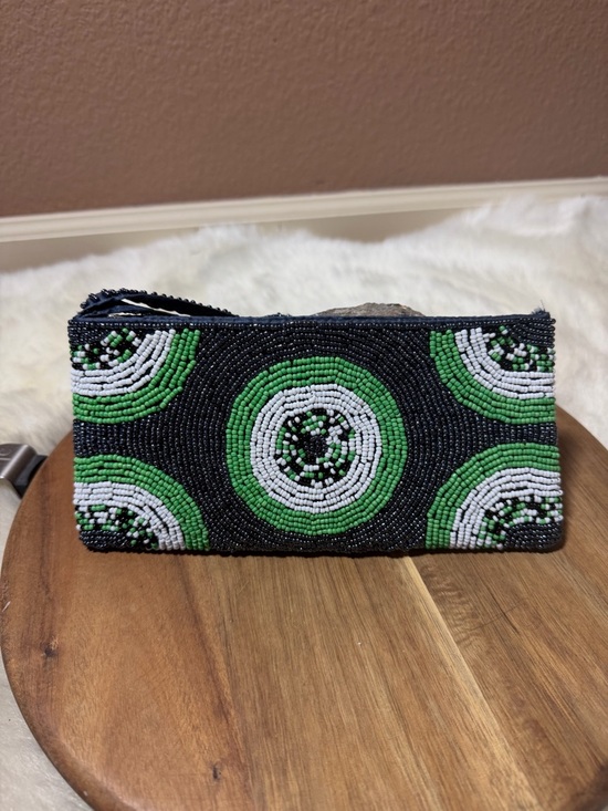 No Brand Handbags - Beaded Green & Blue Circle Pattern Wristlet Clutch